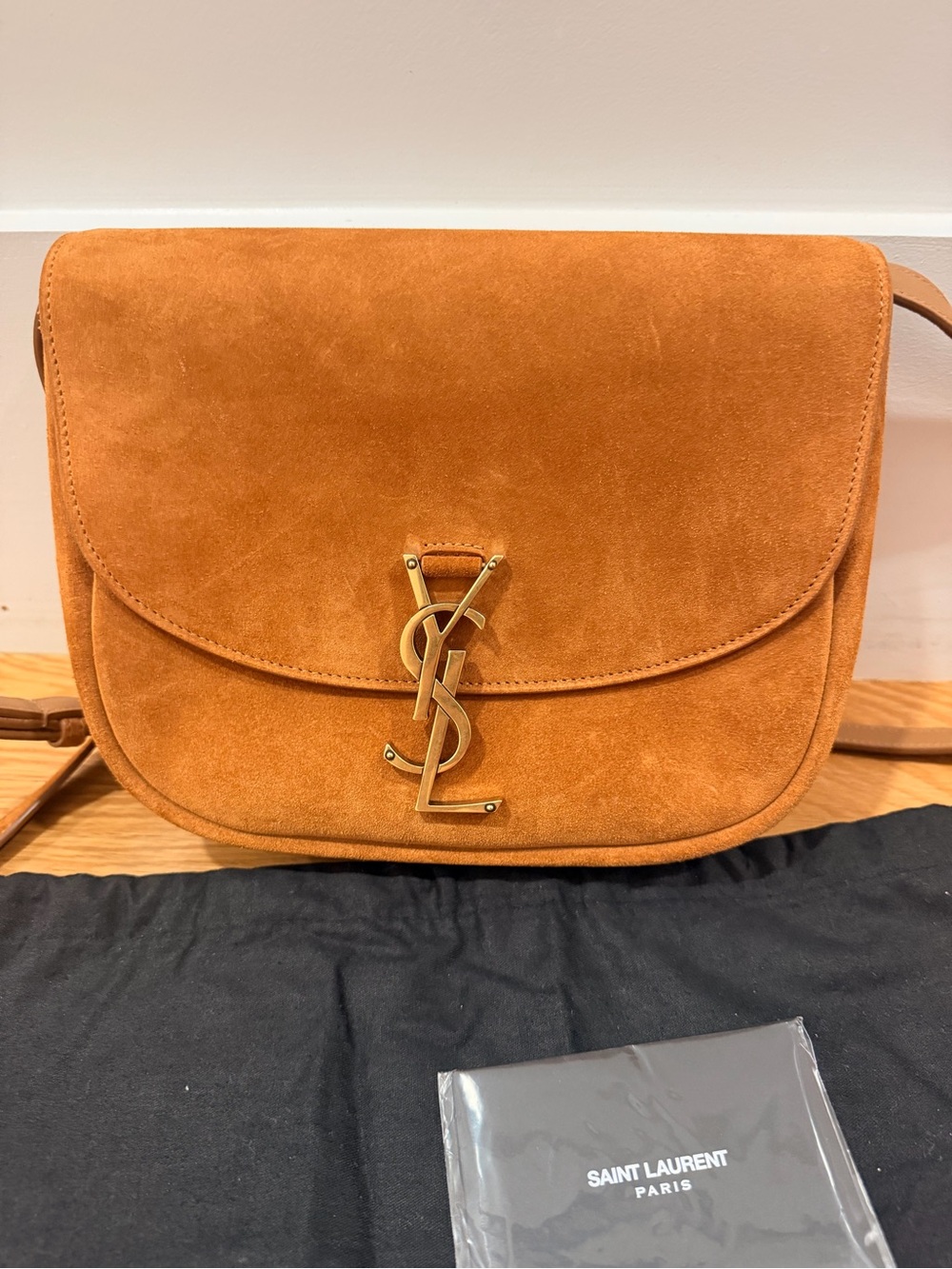 Saint Laurent Kaia Medium suede shoulder bag in cinnamon suede - Picture 2 of 11